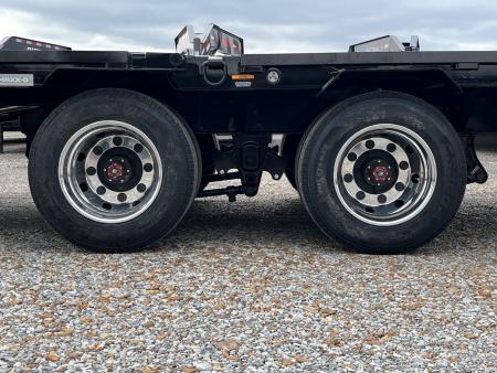 New 2027 MAXXD Hydraulic Dovetail Gooseneck Trailer | 34' x 102' 30K GVWR