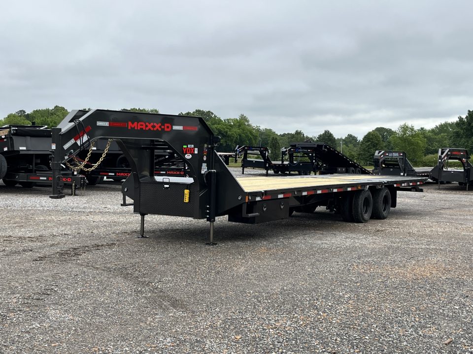 New 2027 MAXXD Hydraulic Dovetail Gooseneck Trailer | 32' x 102' 25K GVWR