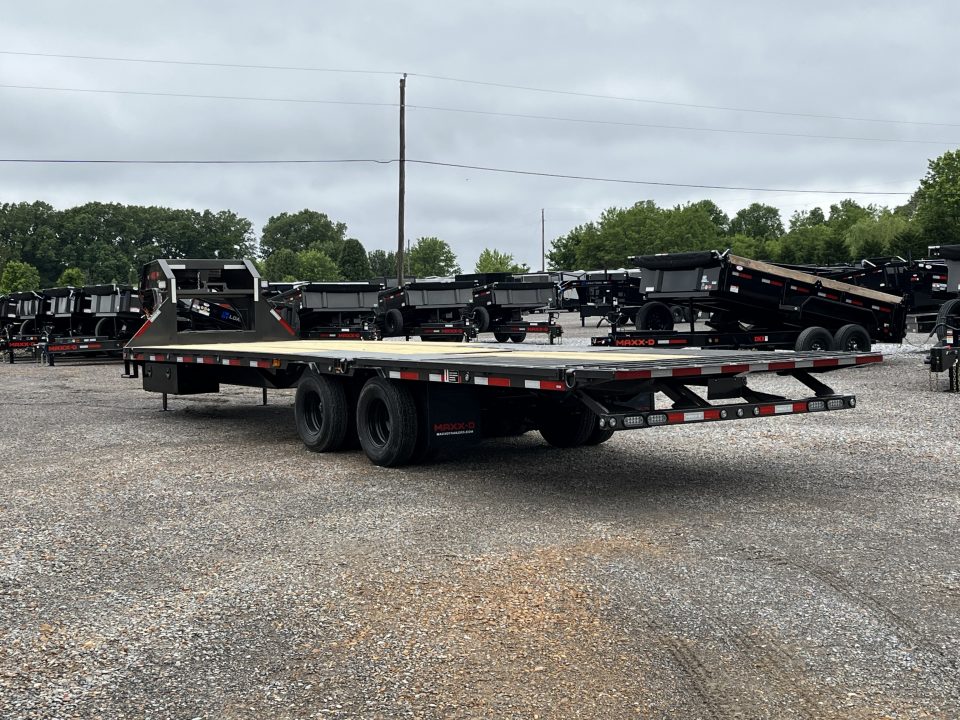 New 2027 MAXXD Hydraulic Dovetail Gooseneck Trailer | 32' x 102' 25K GVWR