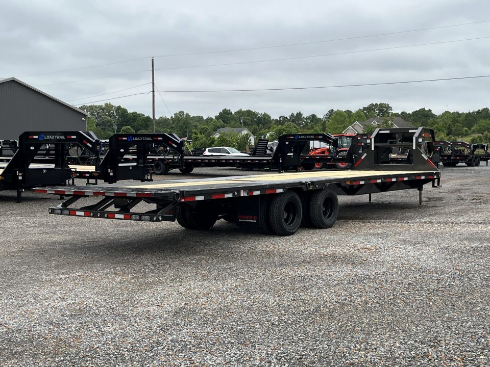 New 2027 MAXXD Hydraulic Dovetail Gooseneck Trailer | 32' x 102' 25K GVWR