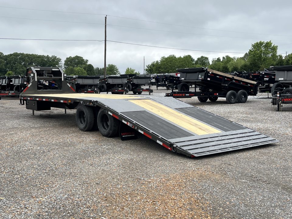 New 2027 MAXXD Hydraulic Dovetail Gooseneck Trailer | 32' x 102' 25K GVWR