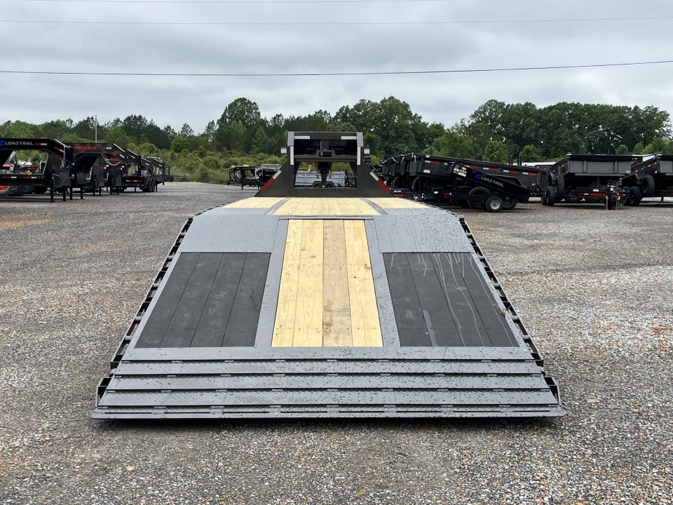 New 2027 MAXXD Hydraulic Dovetail Gooseneck Trailer | 32' x 102' 25K GVWR