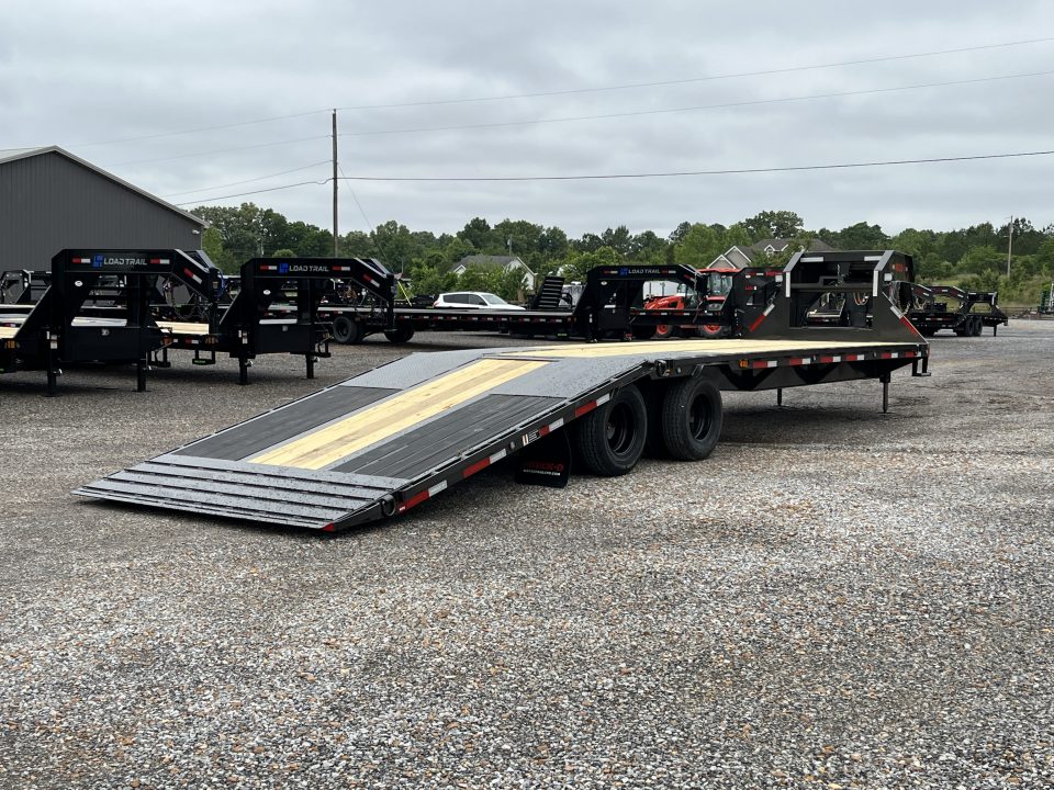 New 2027 MAXXD Hydraulic Dovetail Gooseneck Trailer | 32' x 102' 25K GVWR