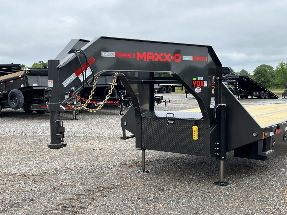 New 2027 MAXXD Hydraulic Dovetail Gooseneck Trailer | 32' x 102' 25K GVWR