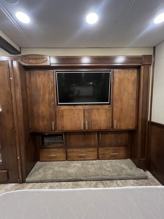 Used 2017 Renegade 45’ Tandem Axle Motorcoach