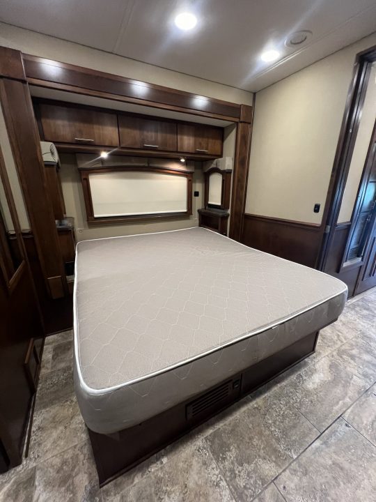 Used 2017 Renegade 45’ Tandem Axle Motorcoach