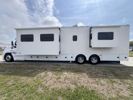 Used 2017 Renegade 45’ Tandem Axle Motorcoach