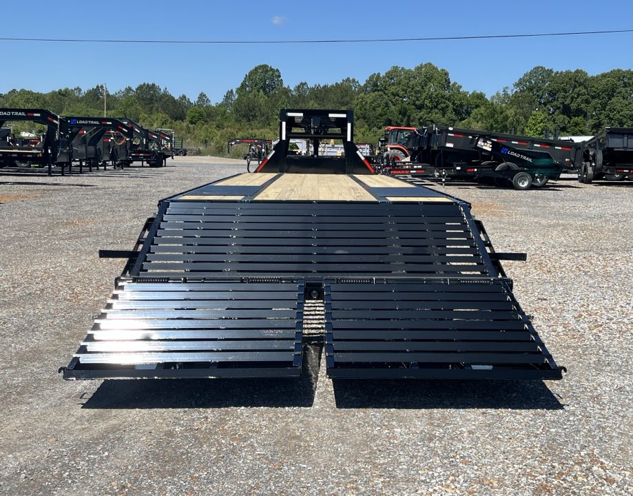 New 2027 MAXX-D 102"X32' 25K Gooseneck Flatbed Trailer