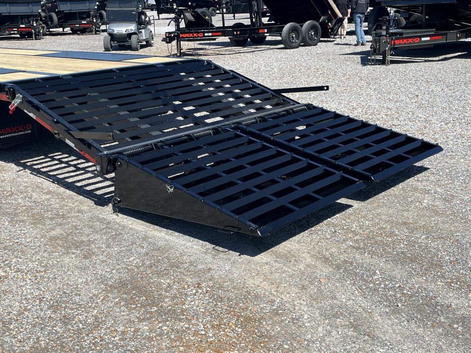 New 2027 MAXX-D 102"X32' 25K Gooseneck Flatbed Trailer