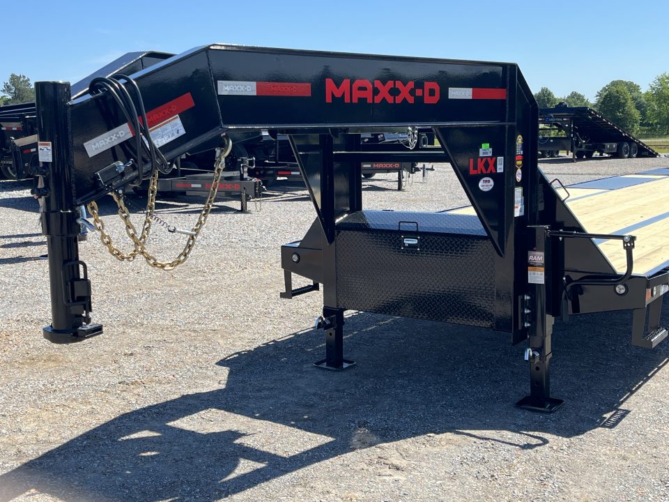 New 2027 MAXX-D 102"X32' 25K Gooseneck Flatbed Trailer