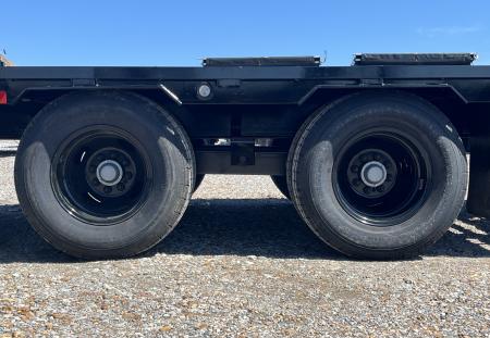 New 2027 MAXX-D 102"X32' 25K Gooseneck Flatbed Trailer