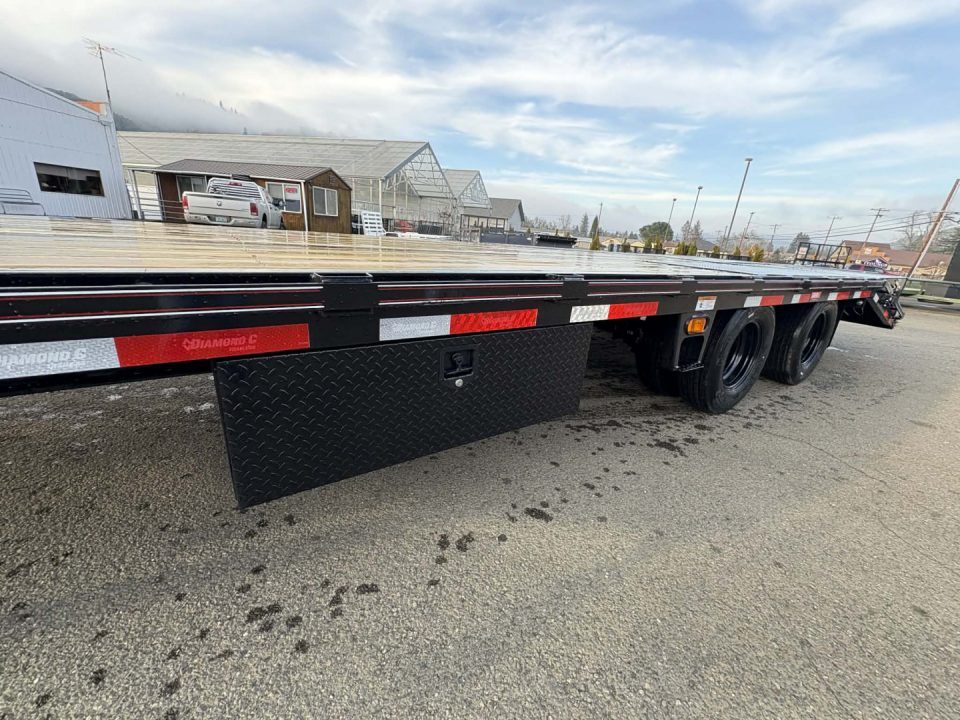 New EQUIPMENT TRAILER 2026 Diamond C FMAX210 25000 GVRW 30' X 102" FLATBED GOOSENECK ONYX BLACK