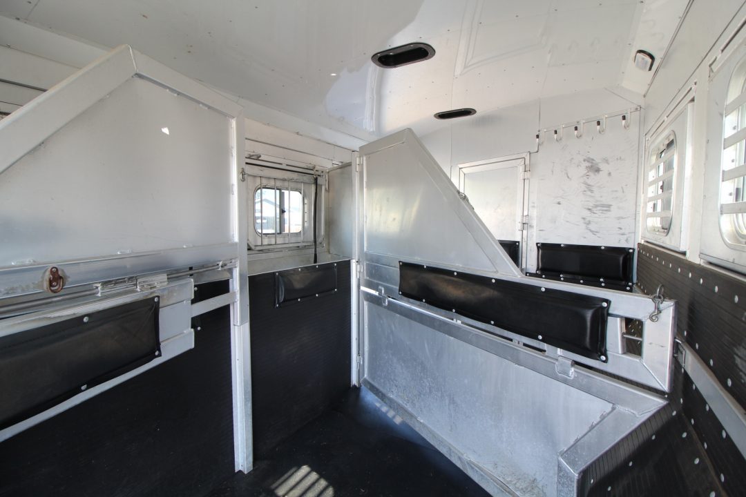 Used 2010 Platinum Coach Outlaw Interior 15' SW Living Quarters w/ Slide out - Generator - Slide out
