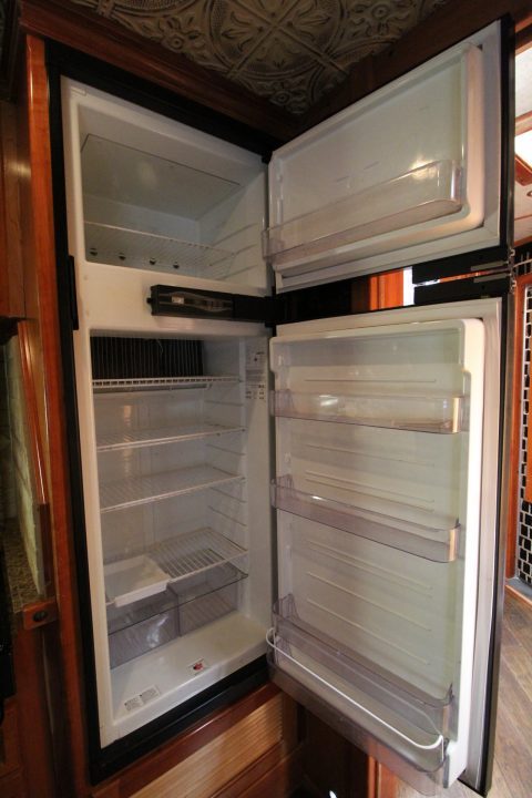 Used 2010 Platinum Coach Outlaw Interior 15' SW Living Quarters w/ Slide out - Generator - Slide out
