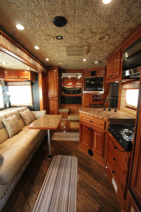 Used 2010 Platinum Coach Outlaw Interior 15' SW Living Quarters w/ Slide out - Generator - Slide out