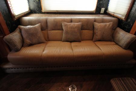 Used 2010 Platinum Coach Outlaw Interior 15' SW Living Quarters w/ Slide out - Generator - Slide out