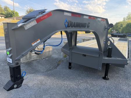 New 2026 Diamond C FMAX210 GOOSENECK TRAILER PACESETTER EDITION HYDRO DOVE & JACKS DIAS BRAKES ALUMINUM OUTER RIMS