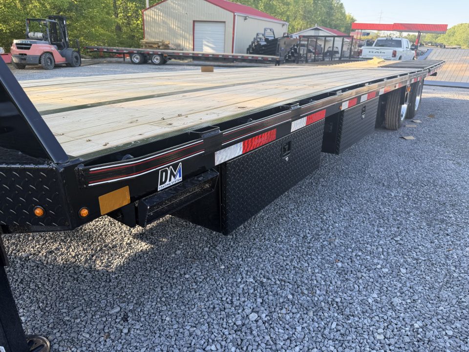 New 2026 Diamond C FMAX212 GOOSENECK Trailer PACESETTER EDITION HYDRO JACKS & DOVE DISC BRAKES 17.5 ALUMINUM OUTER RIMS