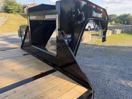 New 2026 Diamond C FMAX212 GOOSENECK Trailer PACESETTER EDITION HYDRO JACKS & DOVE DISC BRAKES 17.5 ALUMINUM OUTER RIMS