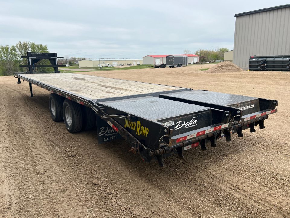 Used 2022 Delta Trailers 32' Gooseneck 10K's Flatbed Trailer