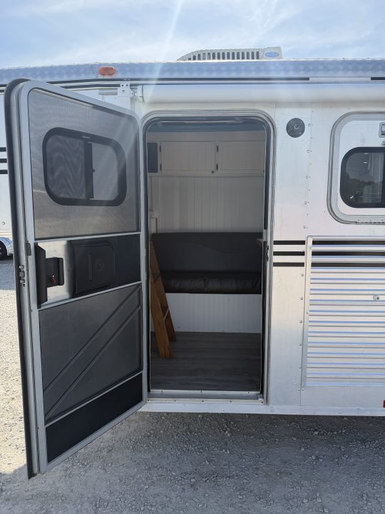 Used 1997 Kiefer 3 Horse Weekender Gooseneck Horse Trailer