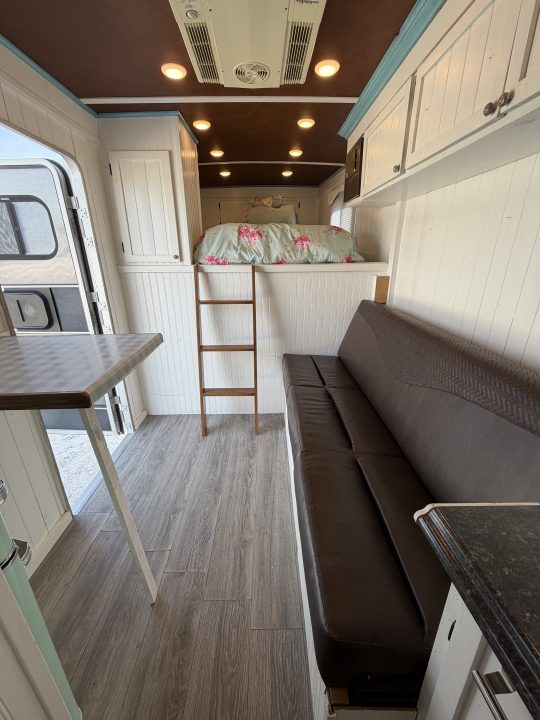 Used 1997 Kiefer 3 Horse Weekender Gooseneck Horse Trailer