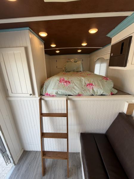 Used 1997 Kiefer 3 Horse Weekender Gooseneck Horse Trailer