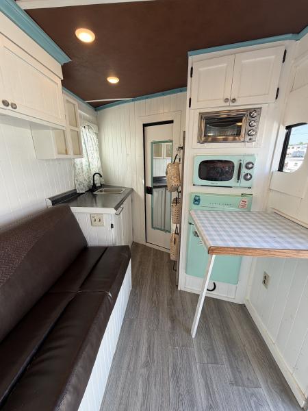 Used 1997 Kiefer 3 Horse Weekender Gooseneck Horse Trailer