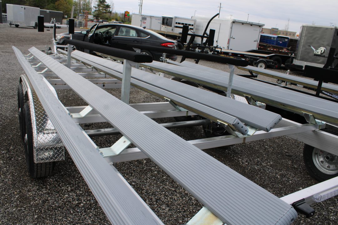New 2026 Wolverine 26' TANDEM AXLE GT STOCK ID 53295 Boat Trailer