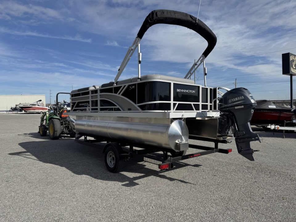 Used 2025 Bennington 18 S Cruise Pontoon Boat Narrow Beam