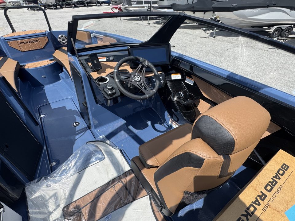 New 2026 Yamaha Boats 222 XE Jet Boat