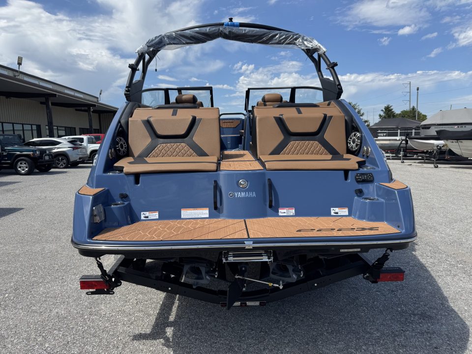 New 2026 Yamaha Boats 222 XE Jet Boat