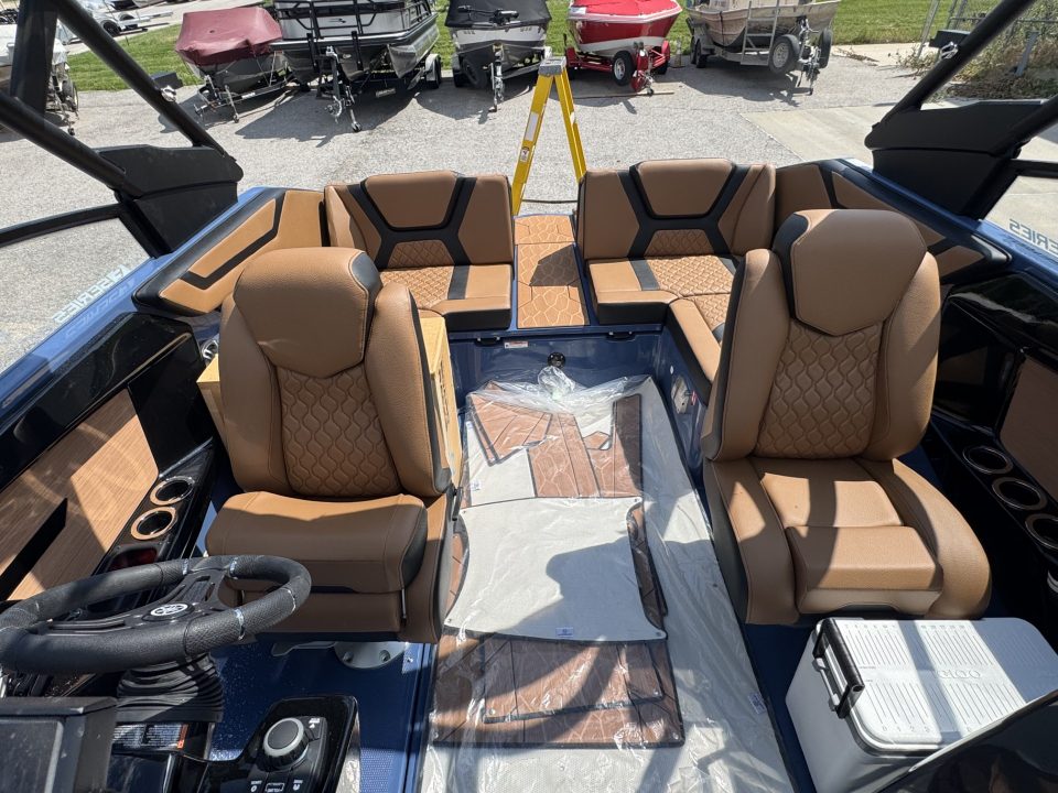 New 2026 Yamaha Boats 222 XE Jet Boat