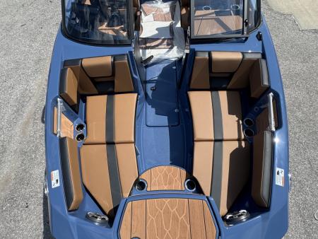 New 2026 Yamaha Boats 222 XE Jet Boat