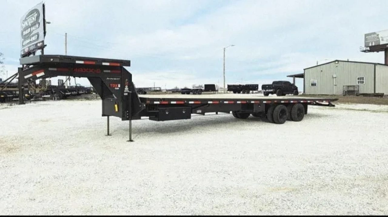 New 2026 MAXX-D 102 X 36 TDX TANDEM DUAL GN TILT W/ HYDRO JACKS/ TORQUE TUBE/ DECK ON NECK