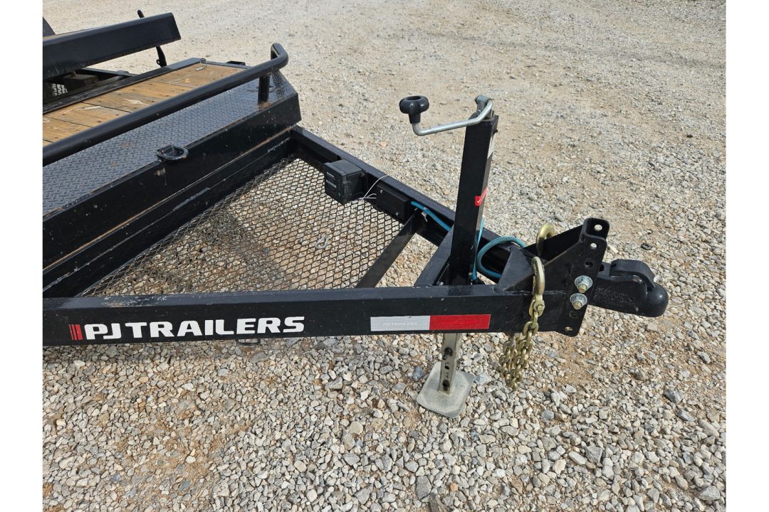 Used 2025 PJ Trailers 81X15(12+3) SINGLE 7K GRVITY TILT W/3' STATIONARY DECK & SPARE