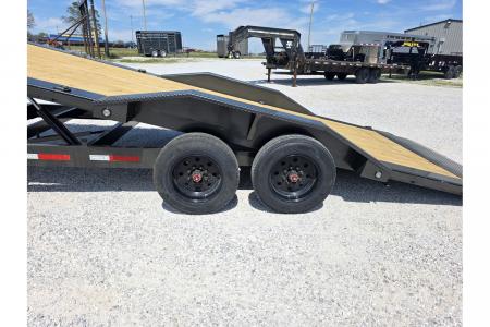 New 2026 MAXX-D 102X22 TANDEM 17.5K FULL TILT W/ HYDROJACKS, DRIVE OVER FENDERS, WINCH PLATE & WIRELESS REMOTE