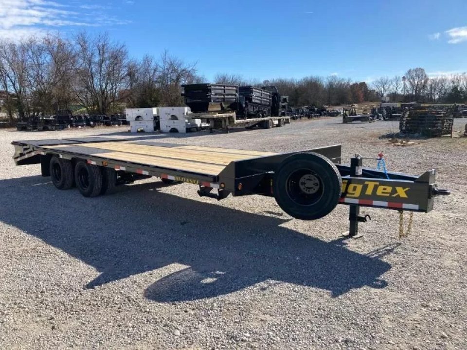 New 2025 Big Tex Trailers 102X30 TANDEM 23.9K DECKOVER PINTLE W/ MAX RAMPS