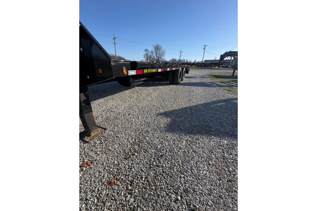 New 2026 Big Tex Trailers 102x25 Tandem 25.9K GN Flatbed w/ Mega Ramps, 2-Speed Jacks & 14 Ply Tires