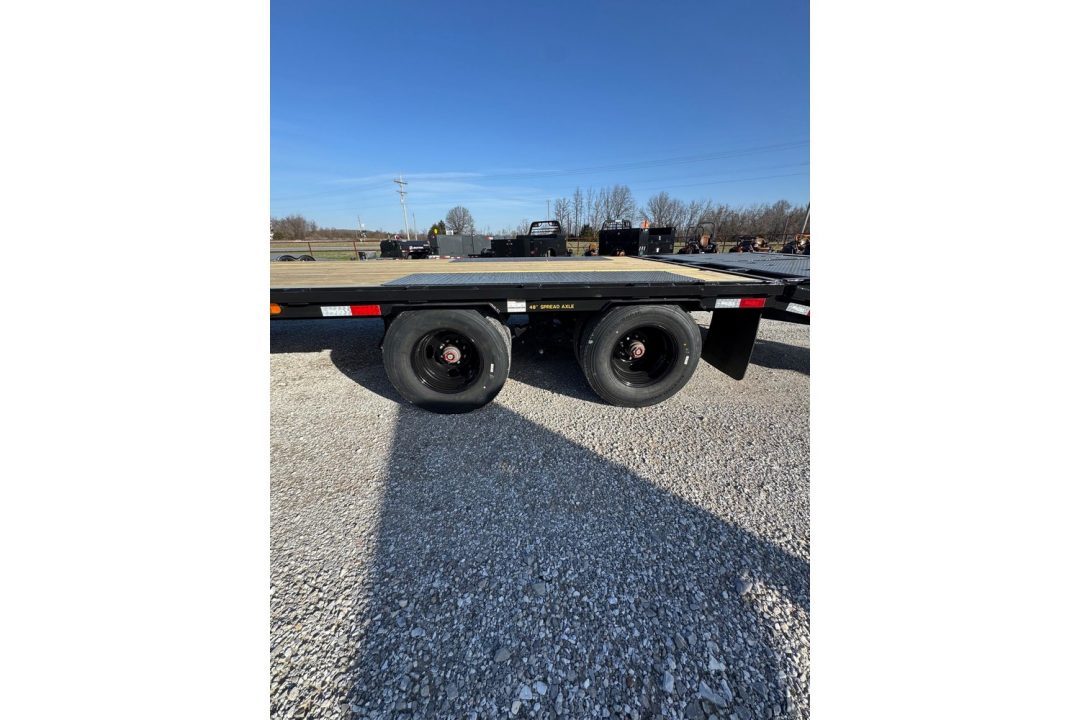 New 2026 Big Tex Trailers 102x25 Tandem 25.9K GN Flatbed w/ Mega Ramps, 2-Speed Jacks & 14 Ply Tires