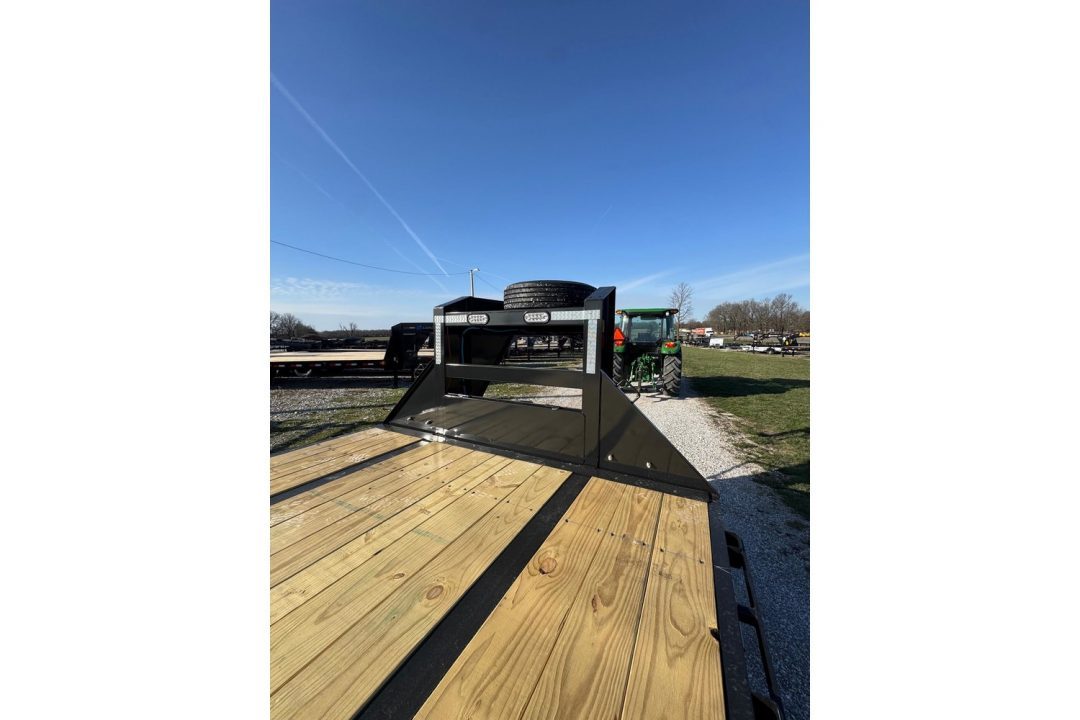 New 2026 Big Tex Trailers 102x25 Tandem 25.9K GN Flatbed w/ Mega Ramps, 2-Speed Jacks & 14 Ply Tires