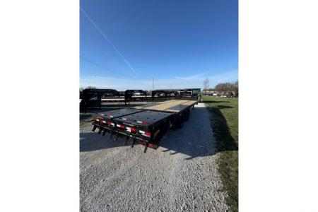 New 2026 Big Tex Trailers 102x25 Tandem 25.9K GN Flatbed w/ Mega Ramps, 2-Speed Jacks & 14 Ply Tires