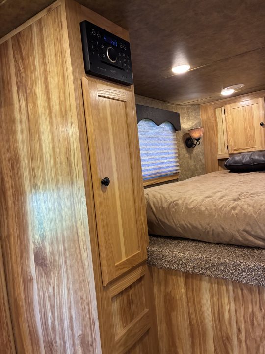 Used 2017 Lakota C311 Horse Trailer