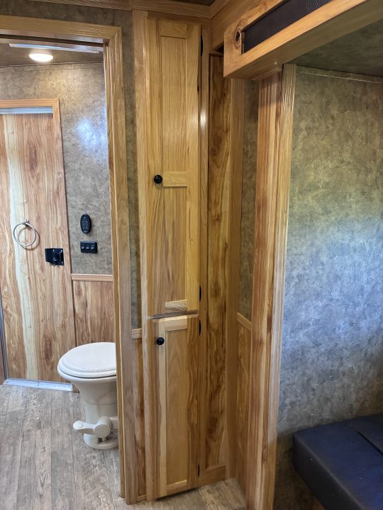 Used 2017 Lakota C311 Horse Trailer