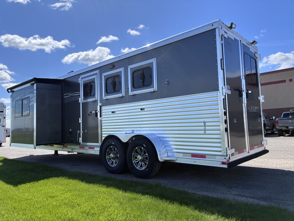 Used 2017 Lakota C311 Horse Trailer