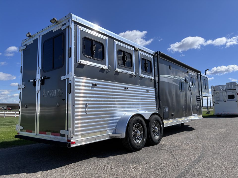 Used 2017 Lakota C311 Horse Trailer