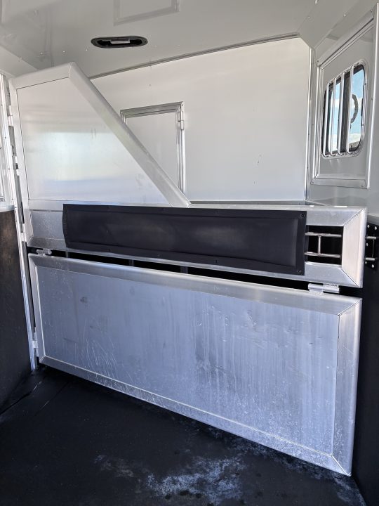Used 2017 Lakota C311 Horse Trailer
