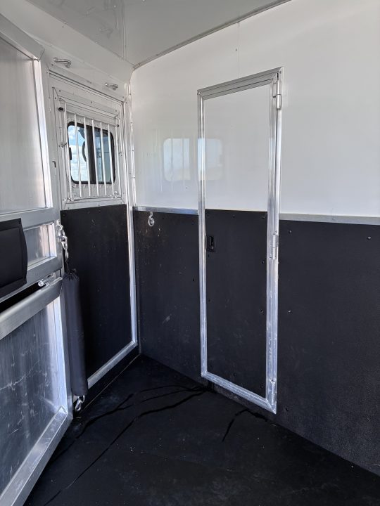 Used 2017 Lakota C311 Horse Trailer