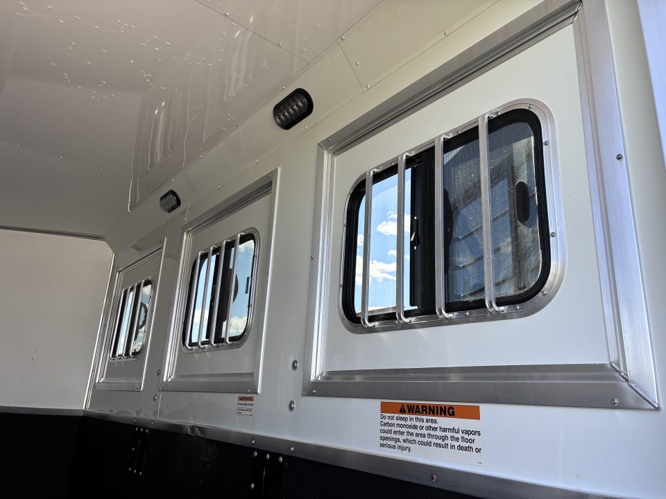 Used 2017 Lakota C311 Horse Trailer