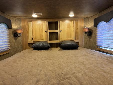 Used 2017 Lakota C311 Horse Trailer